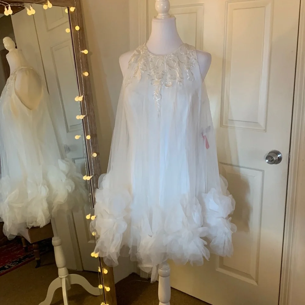 Mac Duggal White Floral Appliqué Tulle Cocktail Dress - Picture 5 of 16
